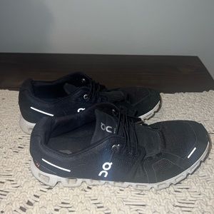 Women’s size 9 On Cloud shoes